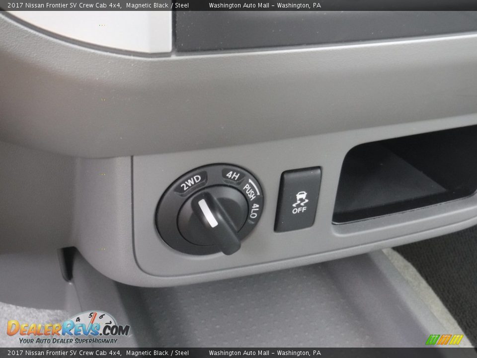 2017 Nissan Frontier SV Crew Cab 4x4 Magnetic Black / Steel Photo #17