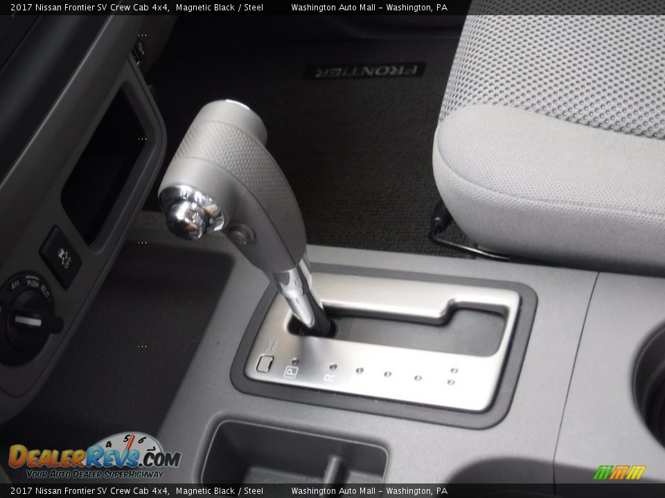 2017 Nissan Frontier SV Crew Cab 4x4 Magnetic Black / Steel Photo #18