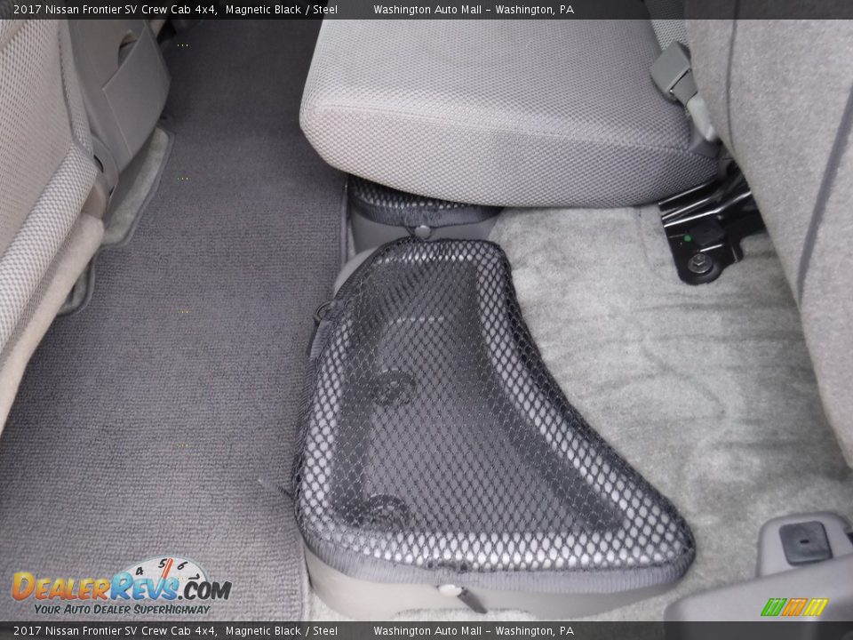 2017 Nissan Frontier SV Crew Cab 4x4 Magnetic Black / Steel Photo #22