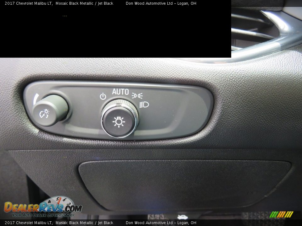 2017 Chevrolet Malibu LT Mosaic Black Metallic / Jet Black Photo #18