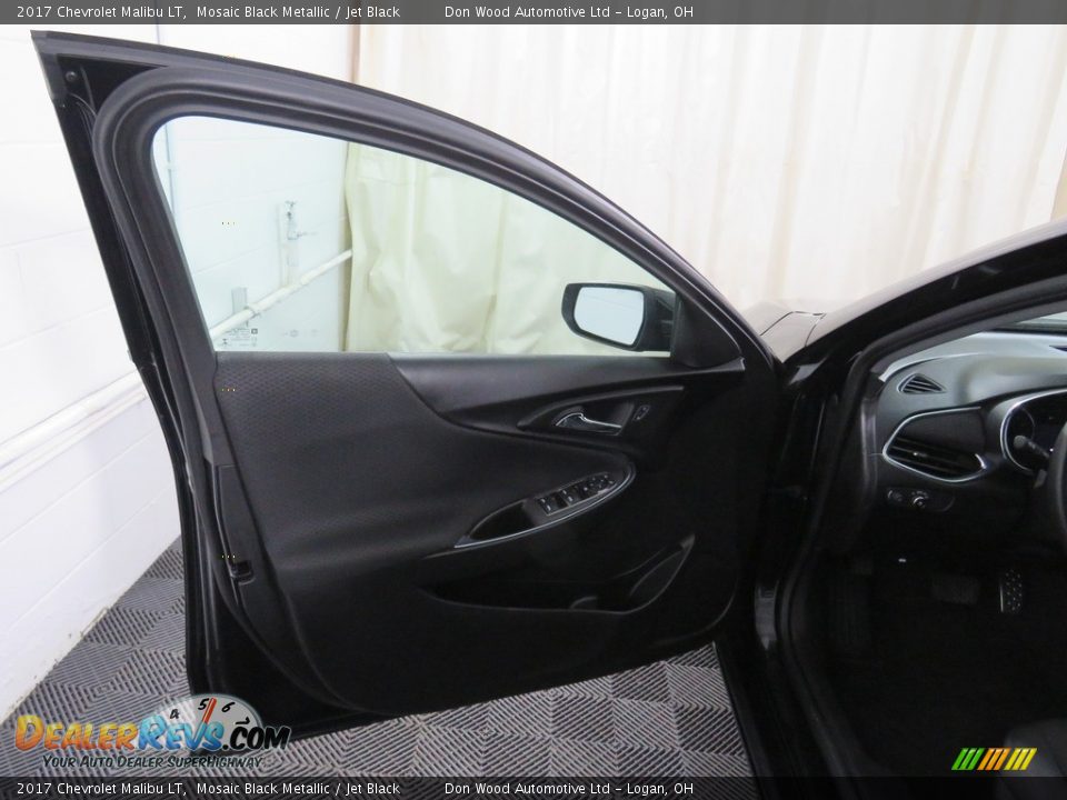 2017 Chevrolet Malibu LT Mosaic Black Metallic / Jet Black Photo #28
