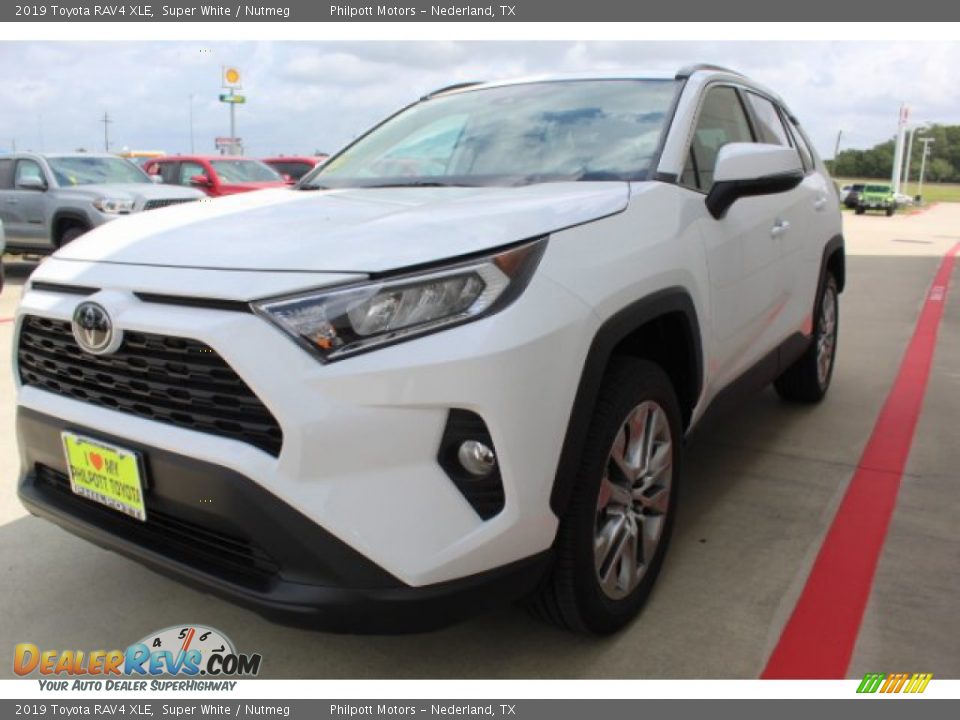 2019 Toyota RAV4 XLE Super White / Nutmeg Photo #4