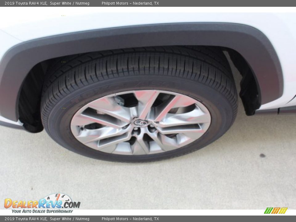 2019 Toyota RAV4 XLE Super White / Nutmeg Photo #5