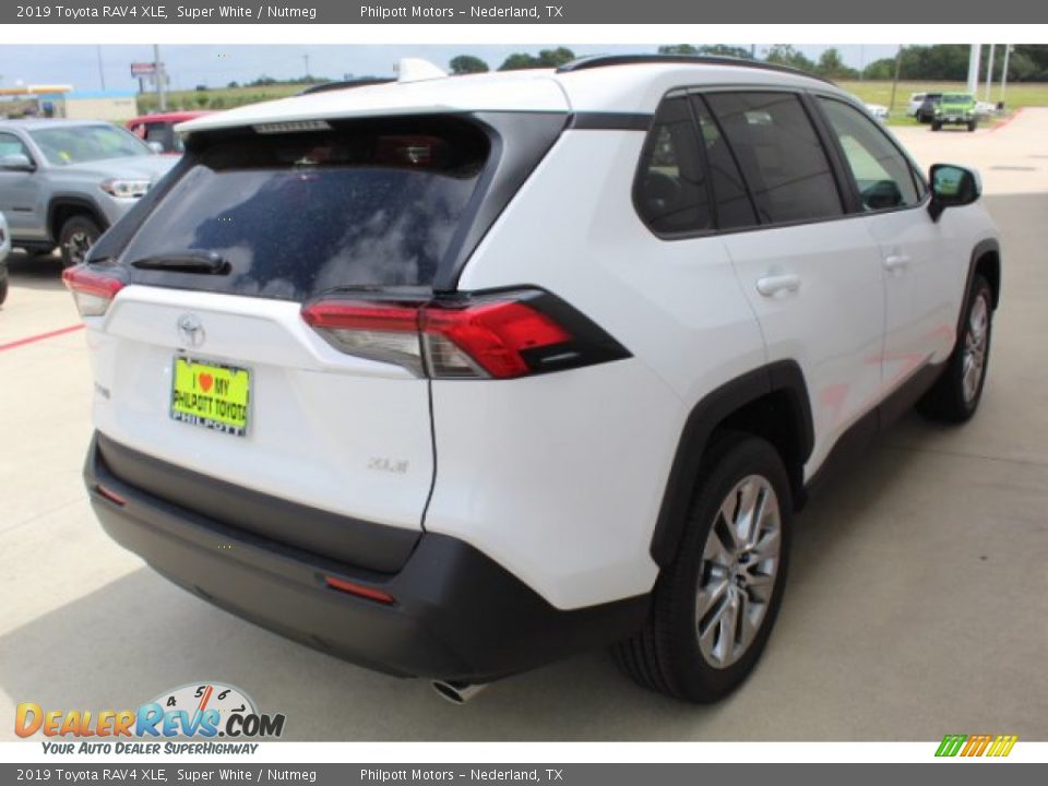 2019 Toyota RAV4 XLE Super White / Nutmeg Photo #8