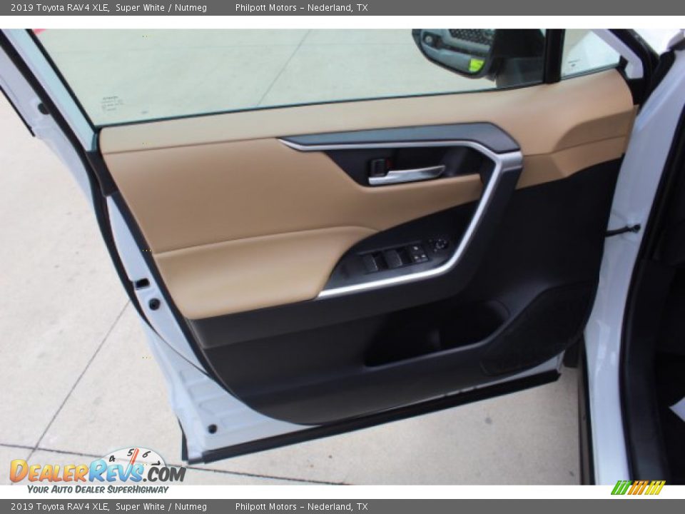 2019 Toyota RAV4 XLE Super White / Nutmeg Photo #9