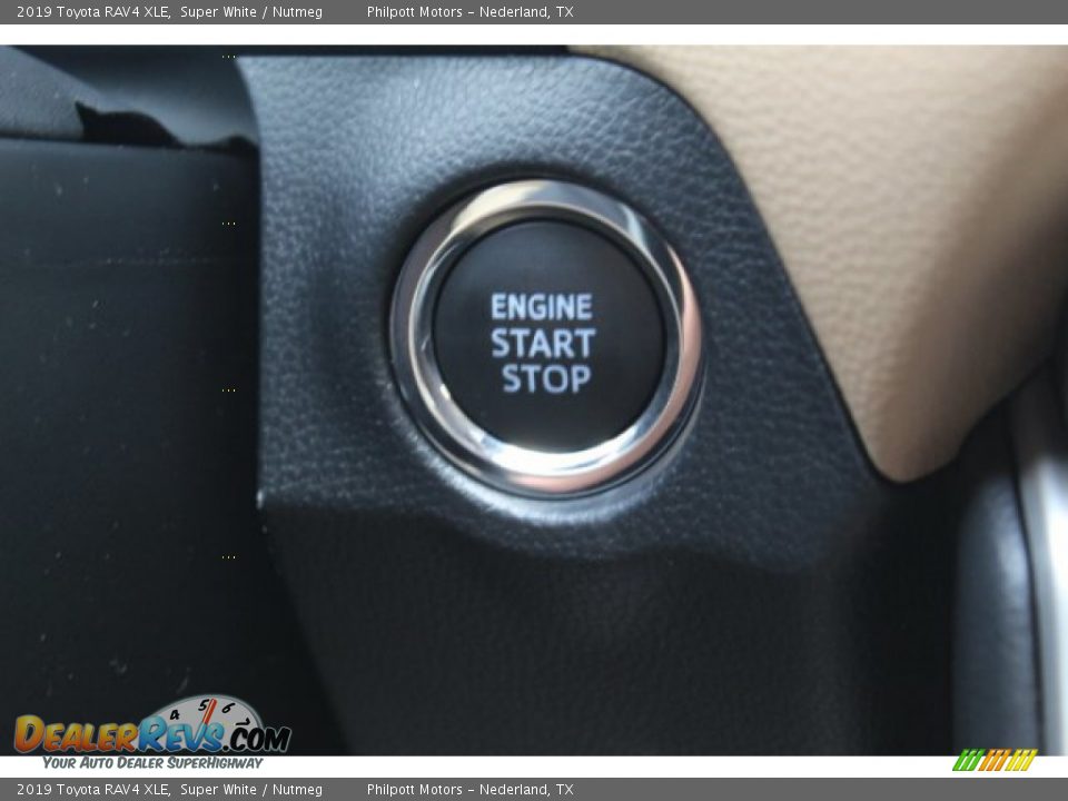 2019 Toyota RAV4 XLE Super White / Nutmeg Photo #15