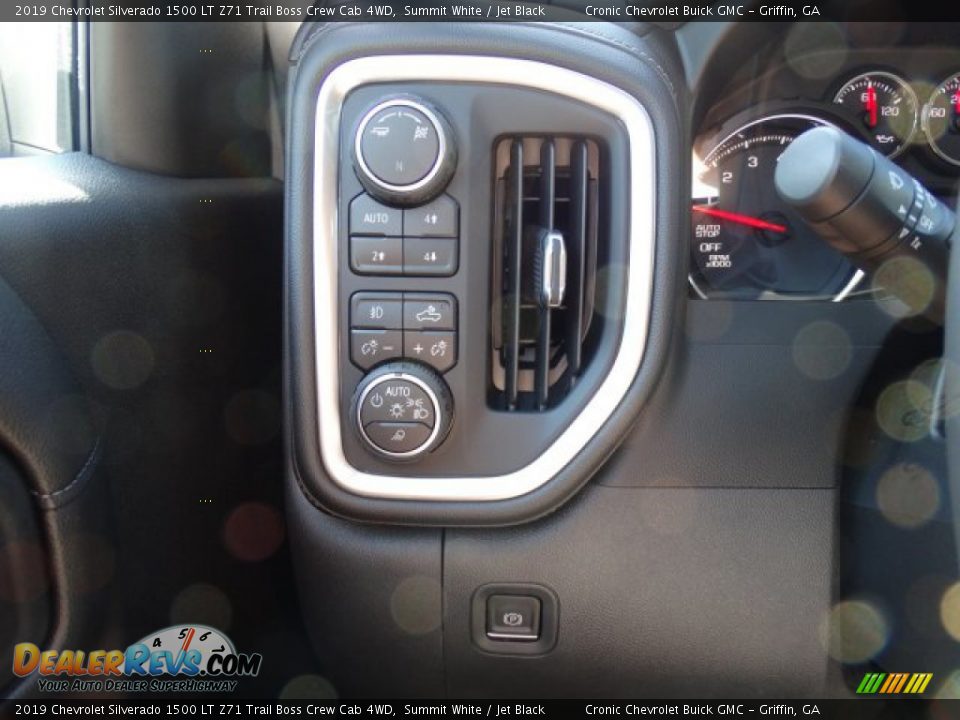 2019 Chevrolet Silverado 1500 LT Z71 Trail Boss Crew Cab 4WD Summit White / Jet Black Photo #18