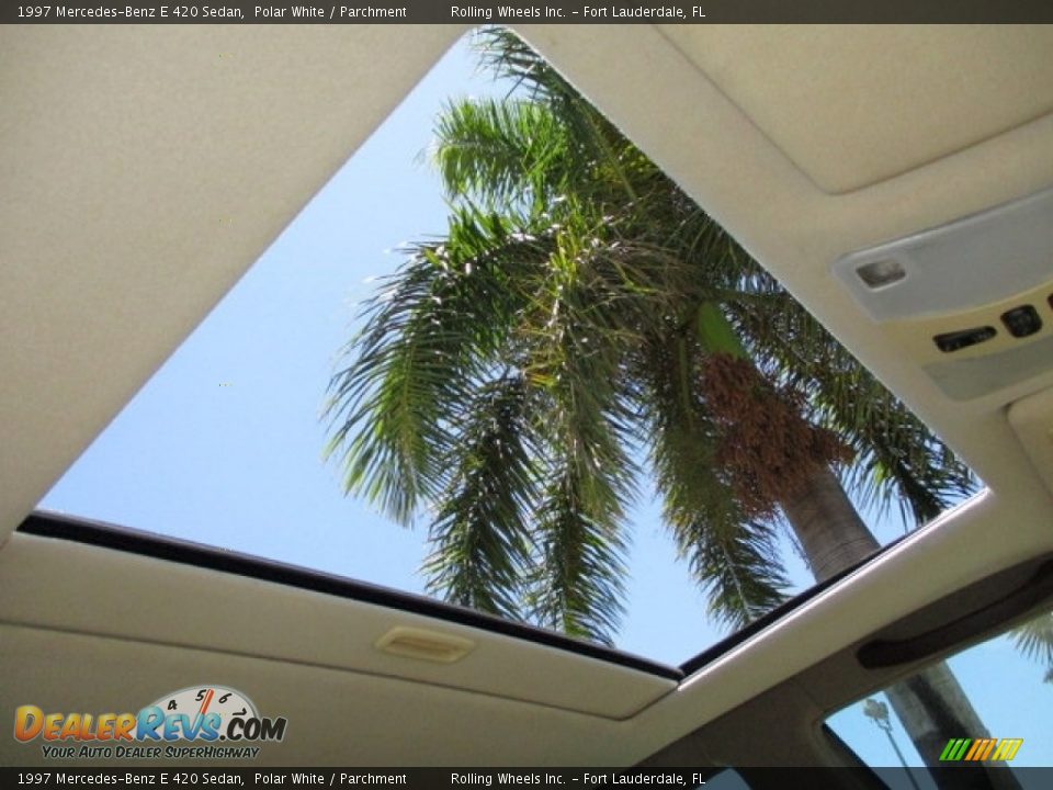1997 Mercedes-Benz E 420 Sedan Polar White / Parchment Photo #4