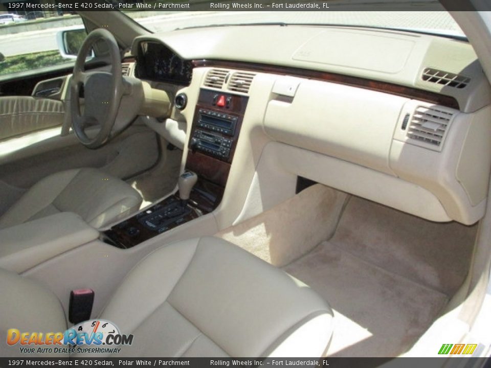 1997 Mercedes-Benz E 420 Sedan Polar White / Parchment Photo #12