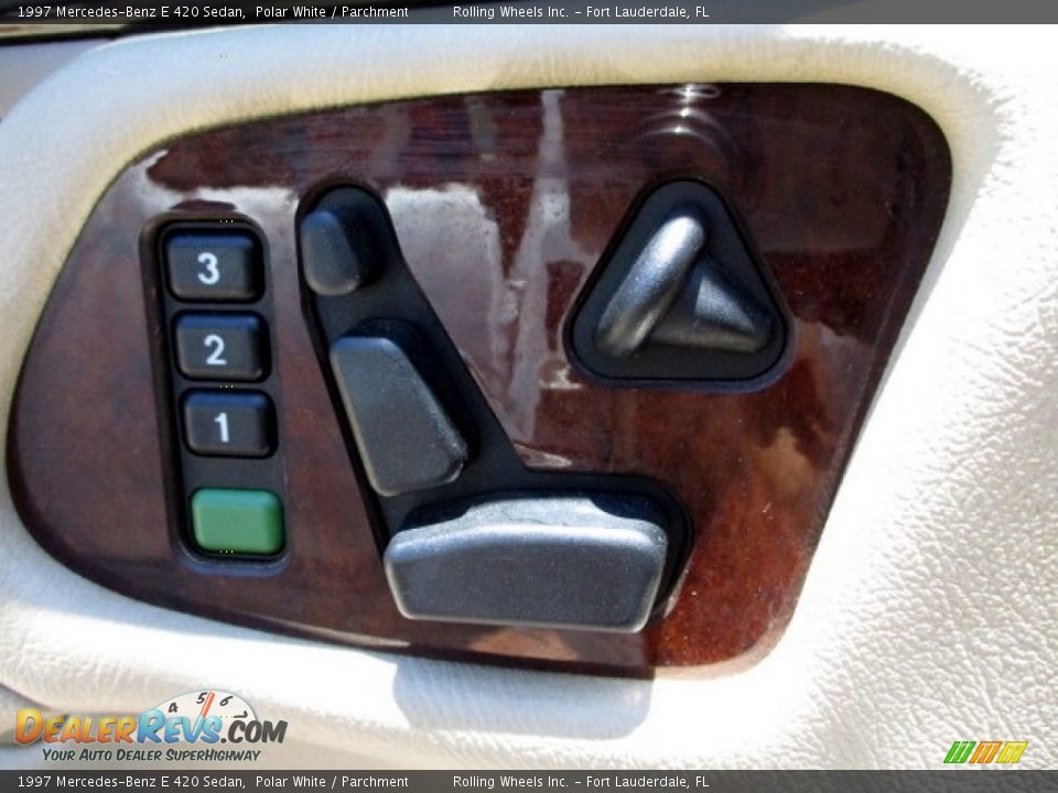 1997 Mercedes-Benz E 420 Sedan Polar White / Parchment Photo #16