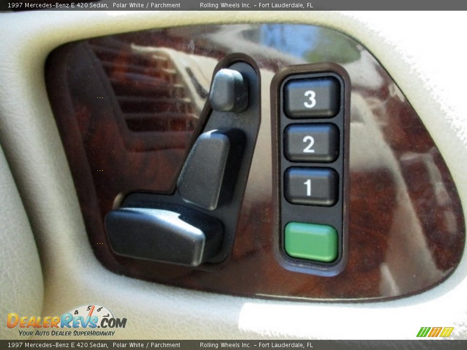 1997 Mercedes-Benz E 420 Sedan Polar White / Parchment Photo #17