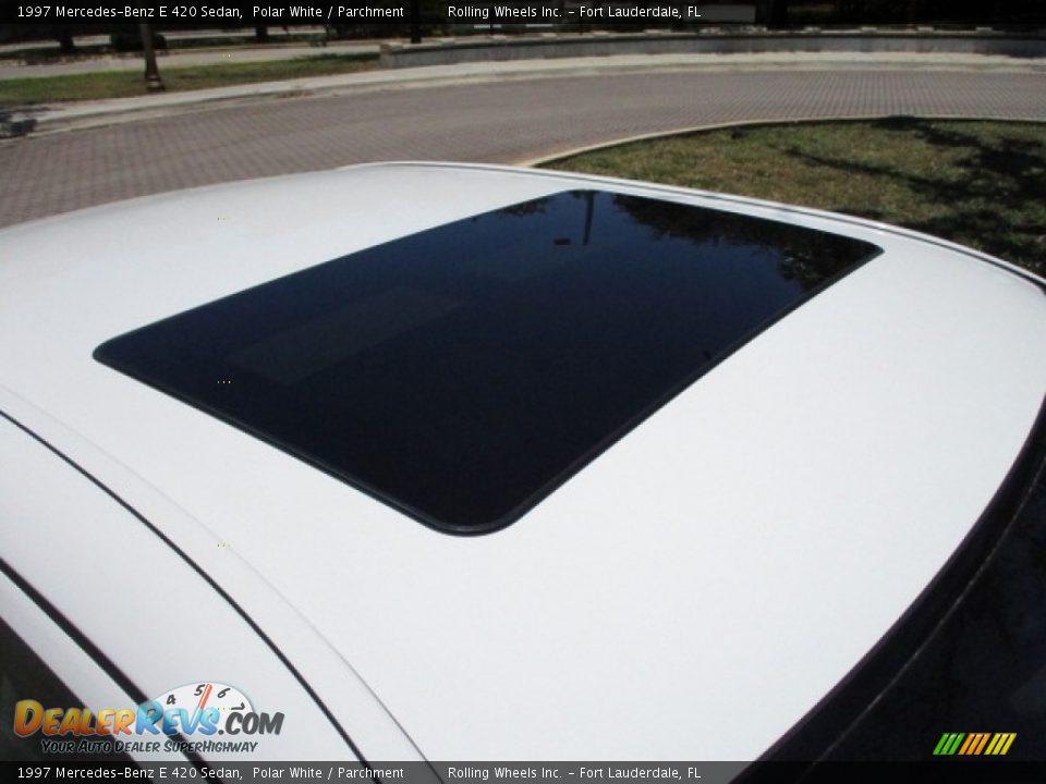 1997 Mercedes-Benz E 420 Sedan Polar White / Parchment Photo #18