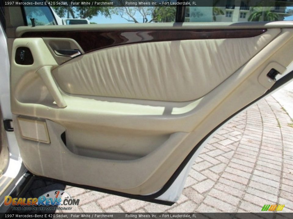 1997 Mercedes-Benz E 420 Sedan Polar White / Parchment Photo #19