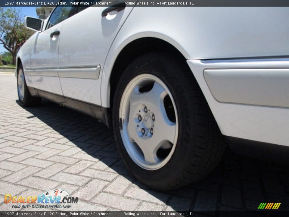 1997 Mercedes-Benz E 420 Sedan Polar White / Parchment Photo #29