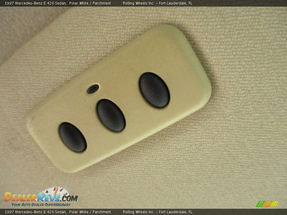 1997 Mercedes-Benz E 420 Sedan Polar White / Parchment Photo #30