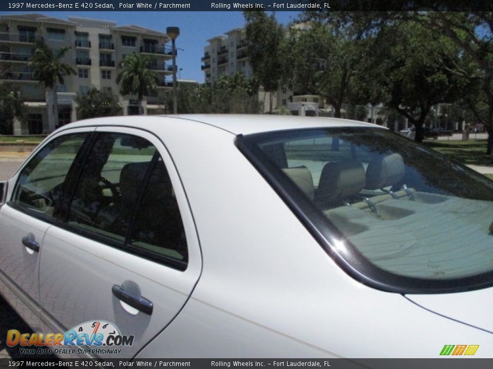 1997 Mercedes-Benz E 420 Sedan Polar White / Parchment Photo #31
