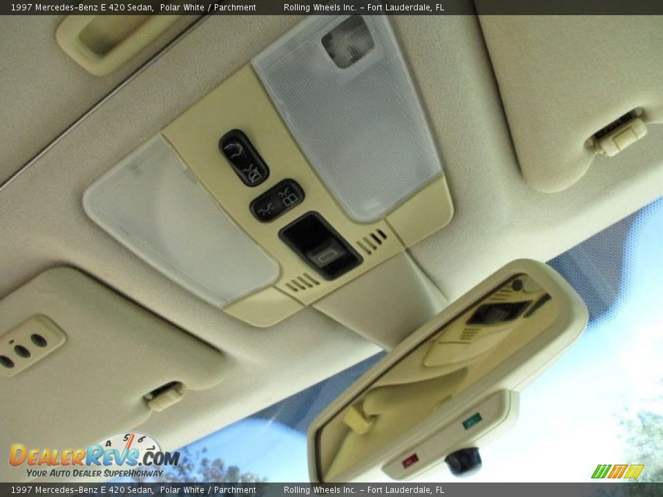 1997 Mercedes-Benz E 420 Sedan Polar White / Parchment Photo #32