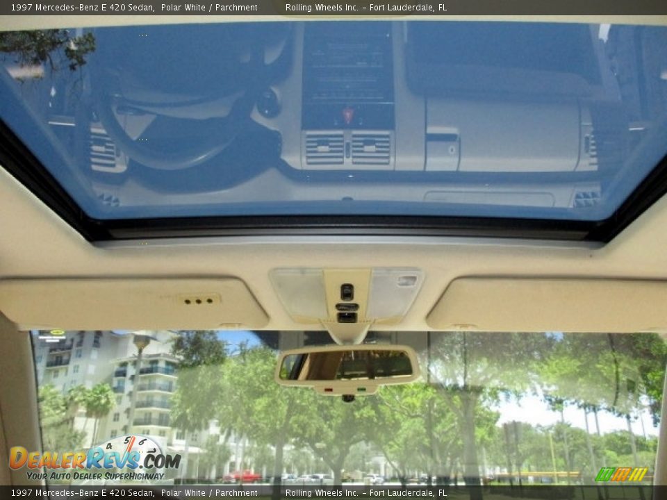 1997 Mercedes-Benz E 420 Sedan Polar White / Parchment Photo #33