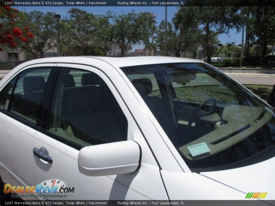 1997 Mercedes-Benz E 420 Sedan Polar White / Parchment Photo #34