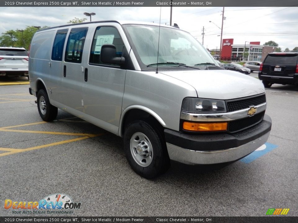 Front 3/4 View of 2019 Chevrolet Express 2500 Cargo WT Photo #3
