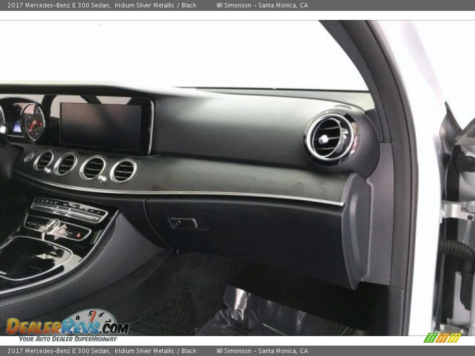 2017 Mercedes-Benz E 300 Sedan Iridium Silver Metallic / Black Photo #28