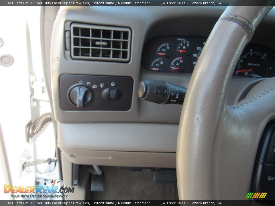 2001 Ford F250 Super Duty Lariat Super Crew 4x4 Oxford White / Medium Parchment Photo #20