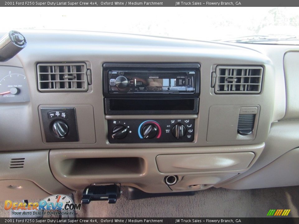2001 Ford F250 Super Duty Lariat Super Crew 4x4 Oxford White / Medium Parchment Photo #23