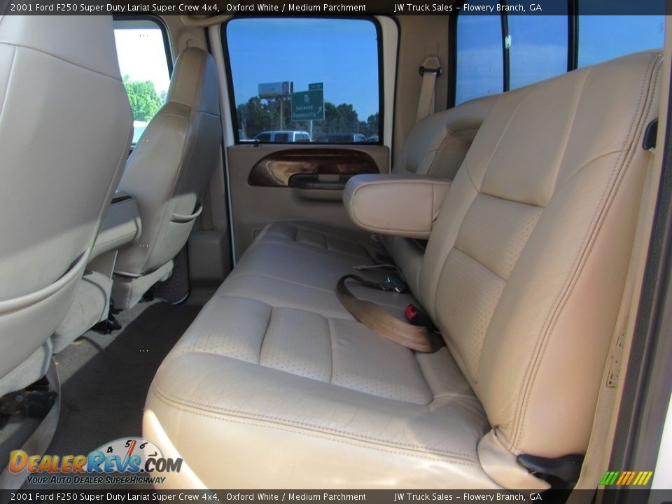2001 Ford F250 Super Duty Lariat Super Crew 4x4 Oxford White / Medium Parchment Photo #33