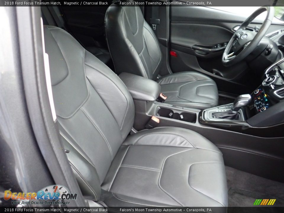 2018 Ford Focus Titanium Hatch Magnetic / Charcoal Black Photo #12