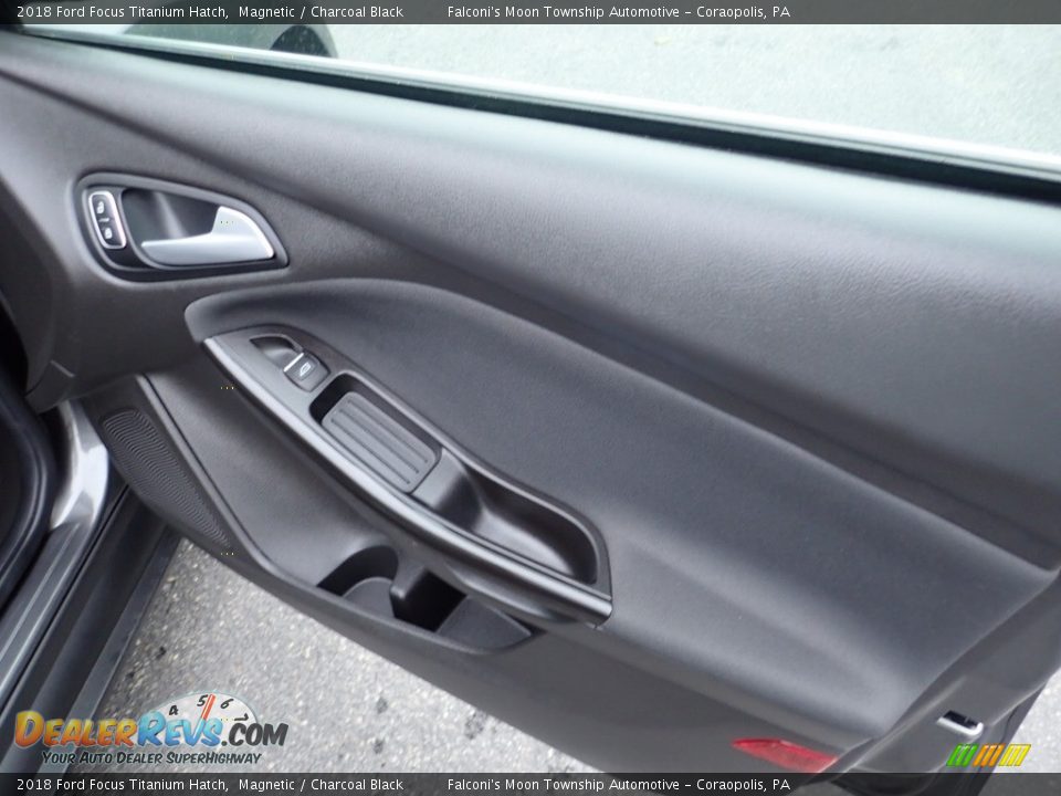 2018 Ford Focus Titanium Hatch Magnetic / Charcoal Black Photo #14