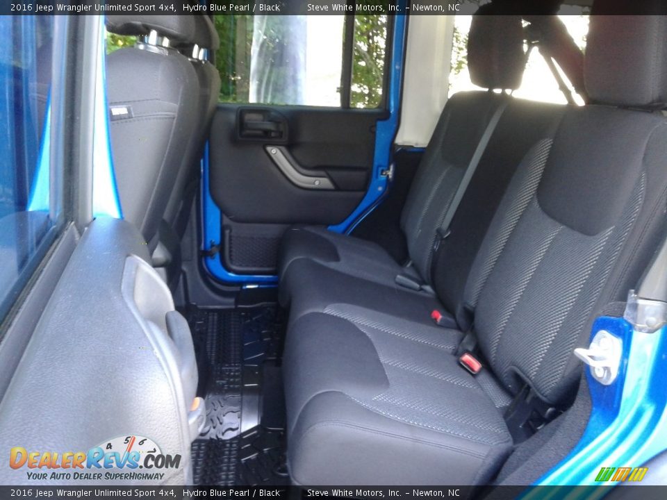 2016 Jeep Wrangler Unlimited Sport 4x4 Hydro Blue Pearl / Black Photo #11