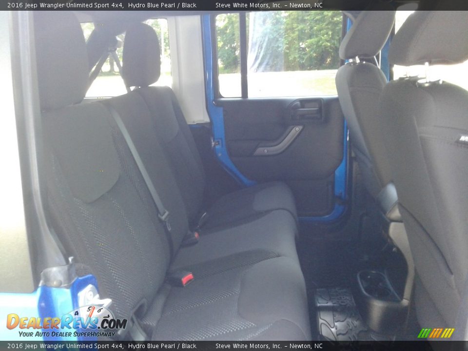 2016 Jeep Wrangler Unlimited Sport 4x4 Hydro Blue Pearl / Black Photo #14