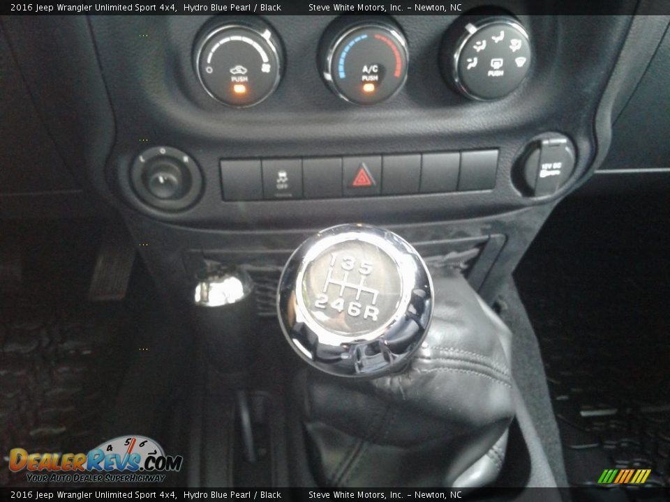 2016 Jeep Wrangler Unlimited Sport 4x4 Hydro Blue Pearl / Black Photo #23