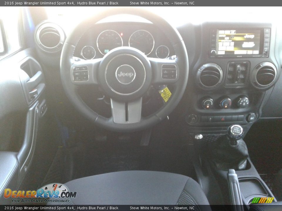 2016 Jeep Wrangler Unlimited Sport 4x4 Hydro Blue Pearl / Black Photo #25