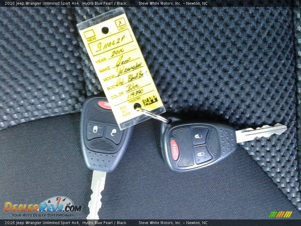 2016 Jeep Wrangler Unlimited Sport 4x4 Hydro Blue Pearl / Black Photo #28
