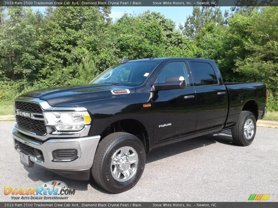 Front 3/4 View of 2019 Ram 2500 Tradesman Crew Cab 4x4 Photo #2