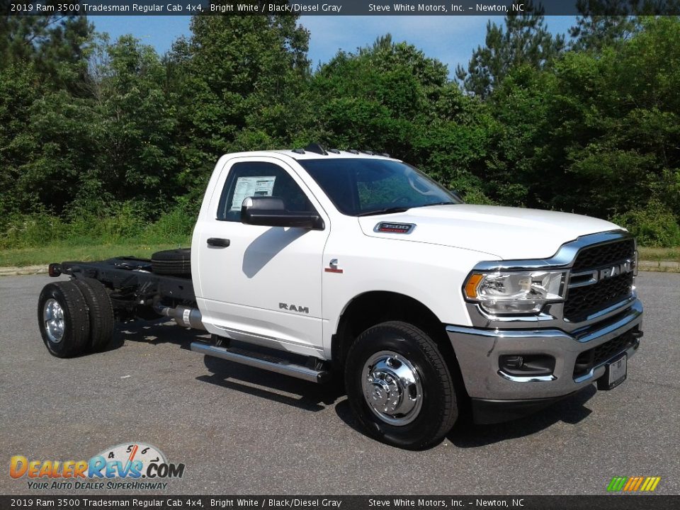 2019 Ram 3500 Tradesman Regular Cab 4x4 Bright White / Black/Diesel Gray Photo #4