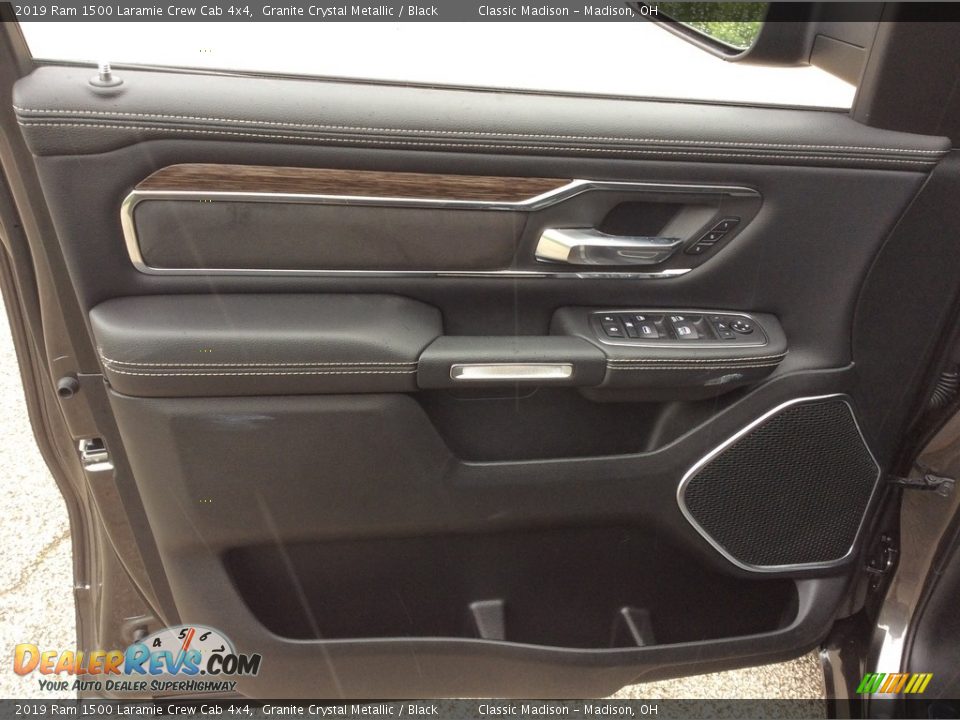 2019 Ram 1500 Laramie Crew Cab 4x4 Granite Crystal Metallic / Black Photo #8