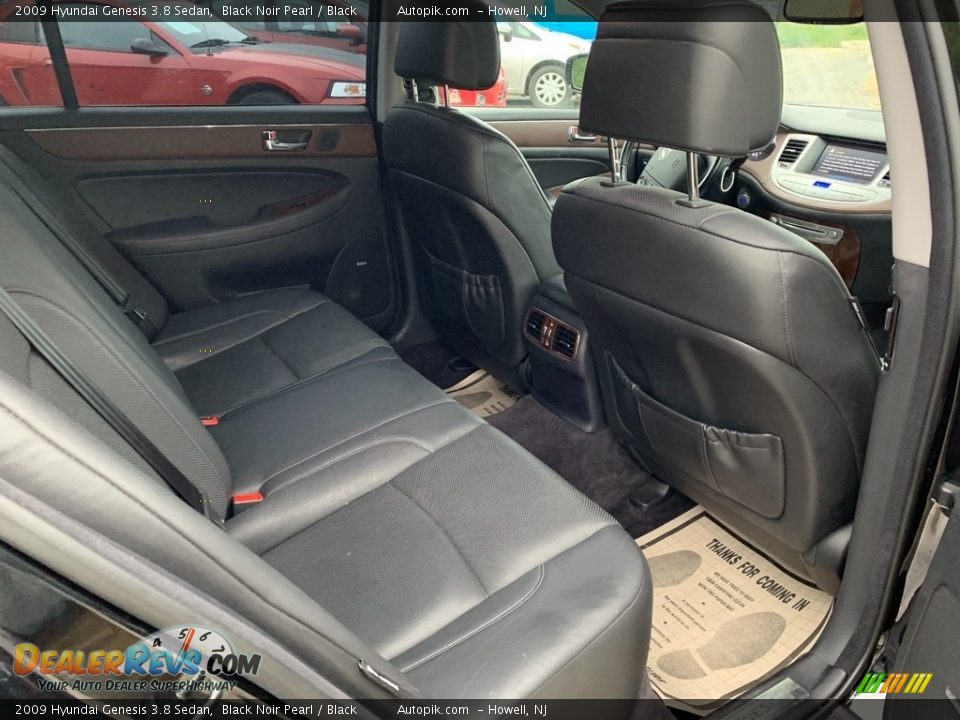 2009 Hyundai Genesis 3.8 Sedan Black Noir Pearl / Black Photo #11