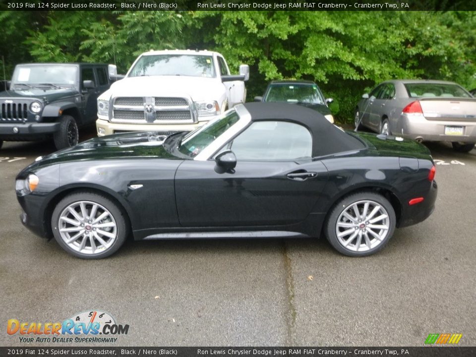 2019 Fiat 124 Spider Lusso Roadster Black / Nero (Black) Photo #2