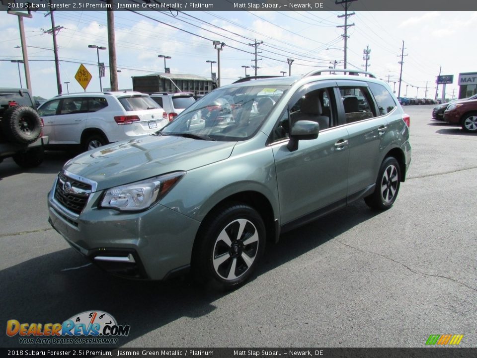 2018 Subaru Forester 2.5i Premium Jasmine Green Metallic / Platinum Photo #2