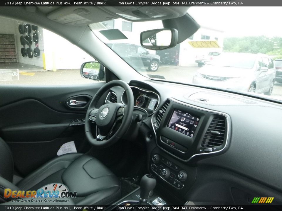 2019 Jeep Cherokee Latitude Plus 4x4 Pearl White / Black Photo #11