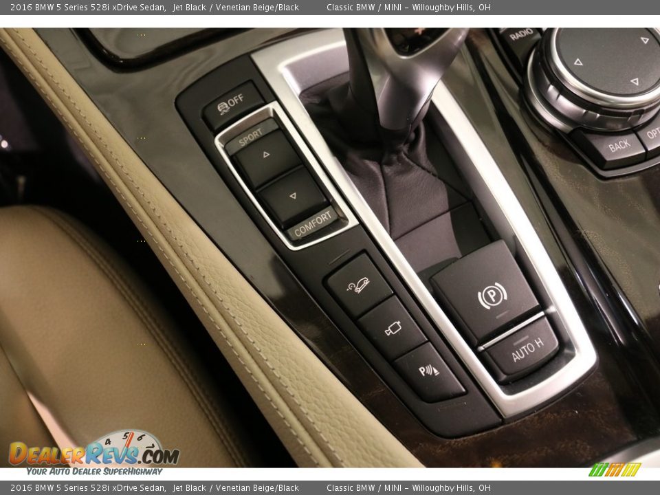 2016 BMW 5 Series 528i xDrive Sedan Jet Black / Venetian Beige/Black Photo #17