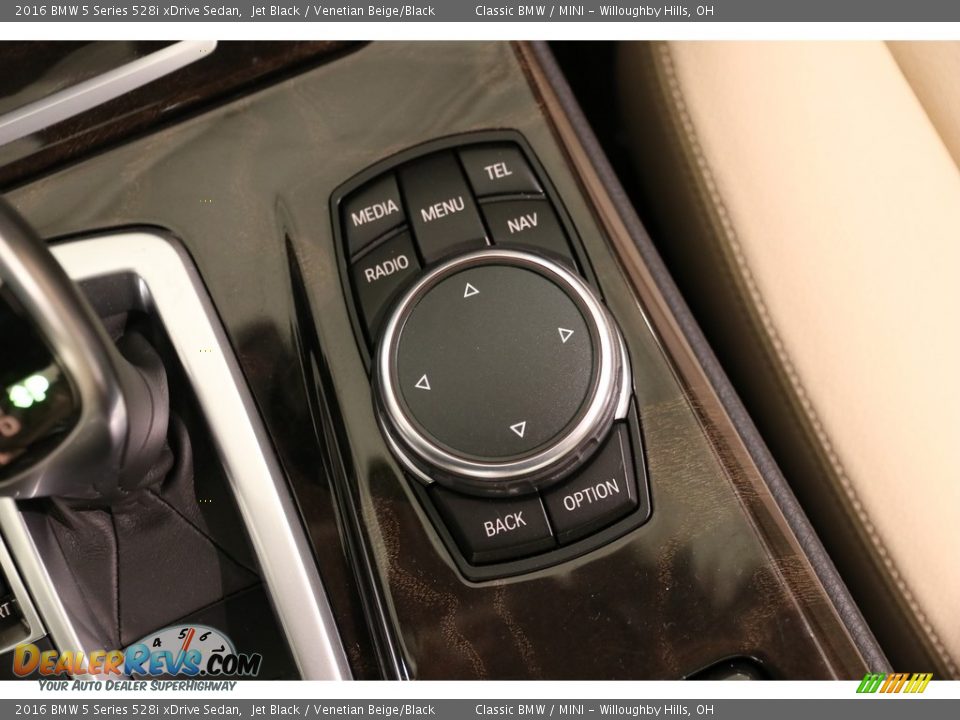 2016 BMW 5 Series 528i xDrive Sedan Jet Black / Venetian Beige/Black Photo #18
