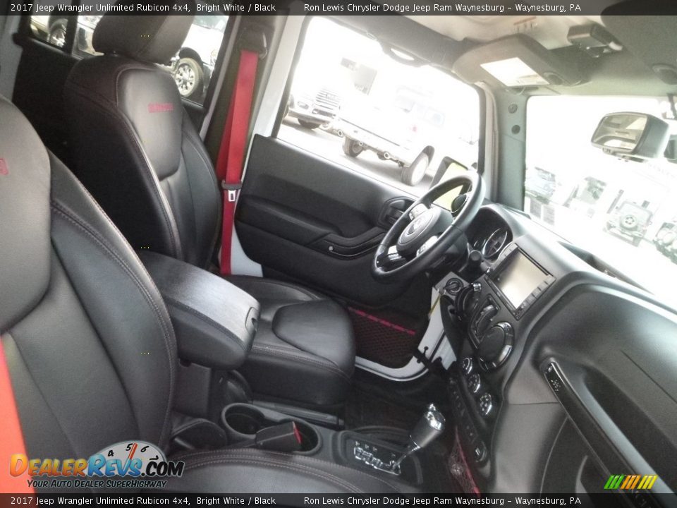 2017 Jeep Wrangler Unlimited Rubicon 4x4 Bright White / Black Photo #10