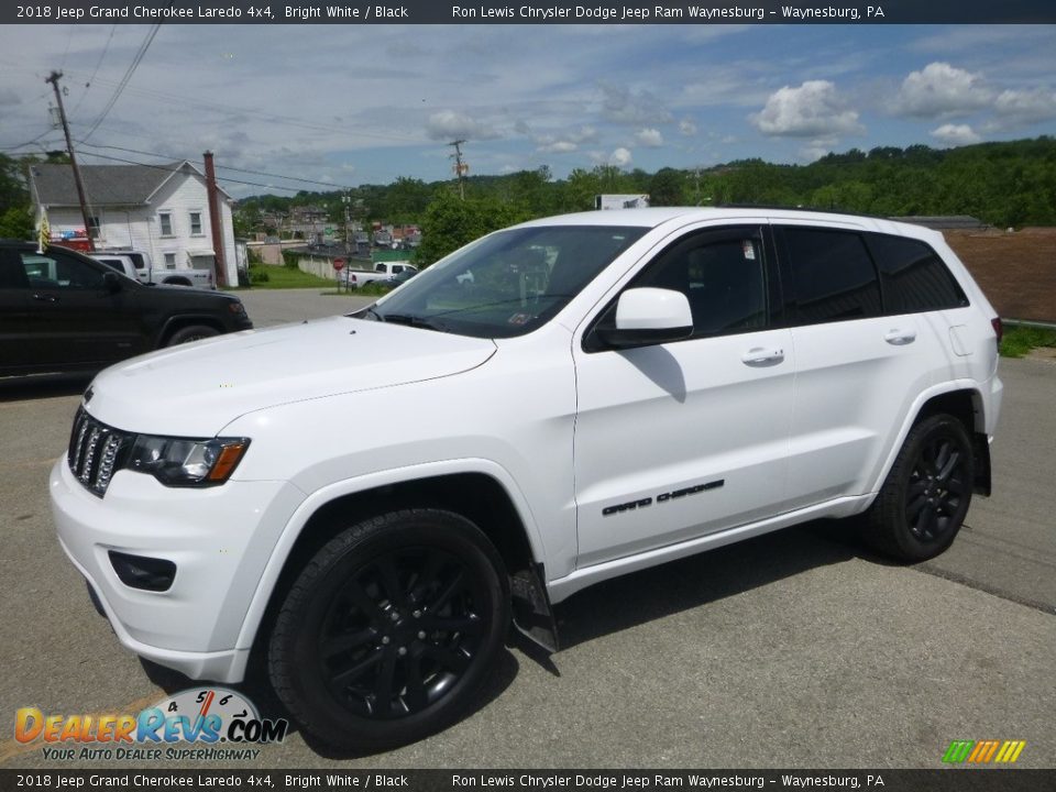 2018 Jeep Grand Cherokee Laredo 4x4 Bright White / Black Photo #1