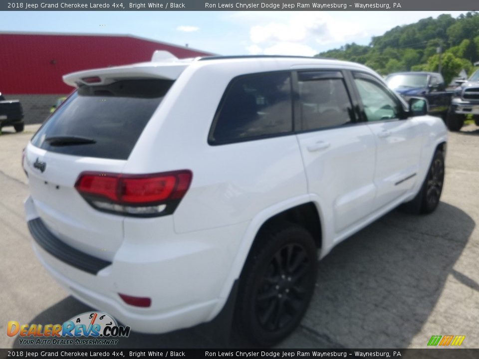 2018 Jeep Grand Cherokee Laredo 4x4 Bright White / Black Photo #5