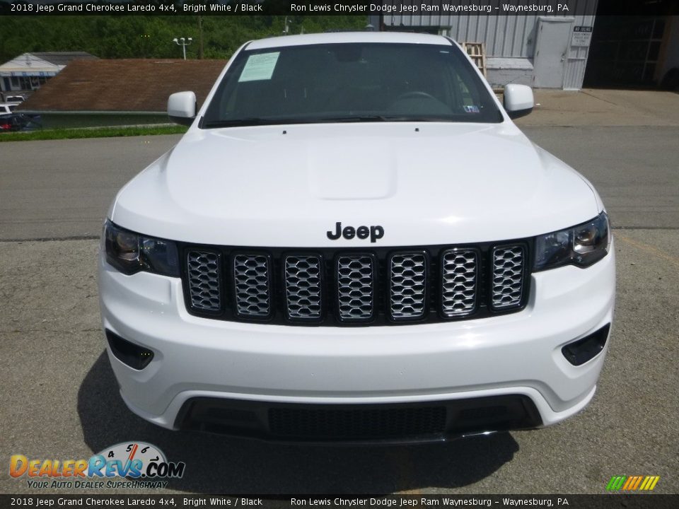 2018 Jeep Grand Cherokee Laredo 4x4 Bright White / Black Photo #8