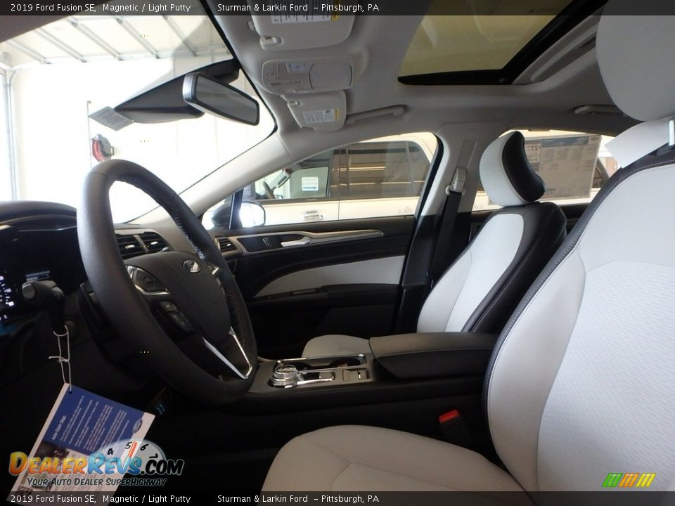 2019 Ford Fusion SE Magnetic / Light Putty Photo #7
