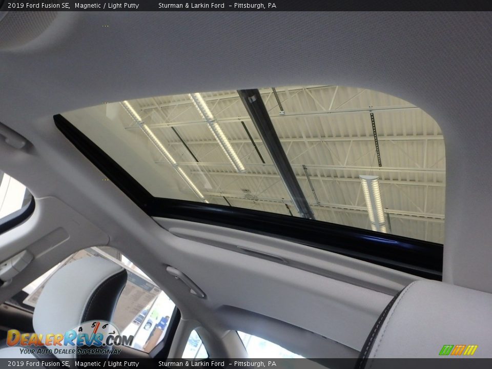 2019 Ford Fusion SE Magnetic / Light Putty Photo #15